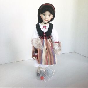 Edwin Knowles Snow White Collectible Doll